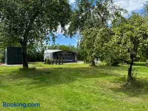 Camping Relaxing im Garten - Image 1