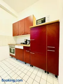 Cozy 3BR Apt for up to 9P, 10 Min to FAC Platz - Image 3