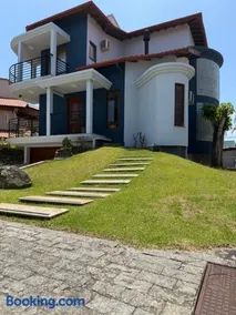 Casa de praia em condomínio com hidromassagem no centrinho dos ingleses - Image 1
