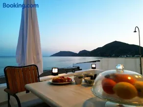 Seaside Luxury Komi Beach Villa - Image 2