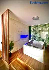Jacuzzi Apartment - Image 4