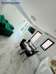 Mall Residence - Image 1