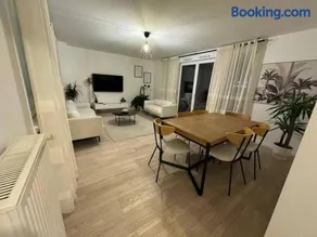 Elegant apartment near La Défense and Arena - Image 1