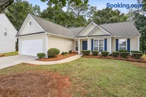 Sophisticated 3 Bedroom Retreat-Near Six Flags - Image 2