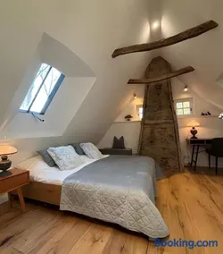 Altes Bauernhaus im Grünen - Image 3