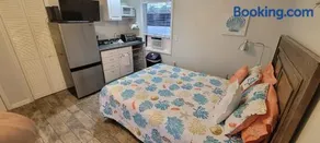 Wave Resort, Studio A2, Beach steps away!Pool+WiFi - Image 3