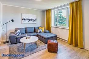 new apartment I cozy I Netflix I WLAN I near airport - Image 1