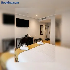 NOVO Studio Hotel - Image 4
