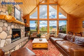 Outdoor Dining and Firepit, Pet Friendly, Breathtaking Views, High End Cabin - Image 2