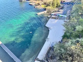 Canandaigua Lake Retreat with view and private beach access, foliage, hike, and Ski - Image 1
