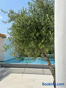 Alio Naxos Luxury Suites - Image 1