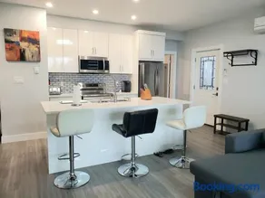 Stunning Ocean View Modern 1 BDR Private Entry Suite - Image 3