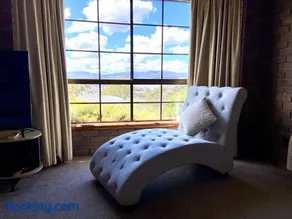 Home in Moonah with beautiful view - Image 3