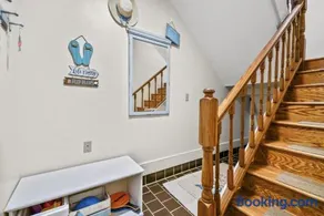 Sunset Dreams - Pet friendly, Waterfront, & shared dock! - Image 1