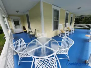 BaseCampWV-Durbin. Spacious 4 bedroom house w/yard - Image 2