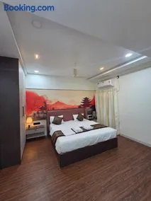 Hotel Saurabh Lodging and Executive - Image 4