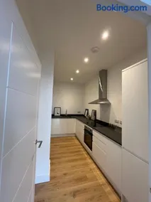 Margate Apartment by The Sea 5 minutes to beach and dreamland - Image 4