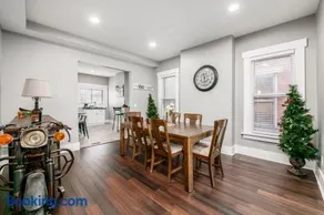Spacious 3BR Home Near OSU & Short North Sleeps 10 - Image 4