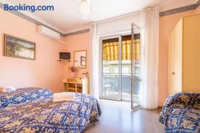 Hotel Marnie - Image 4