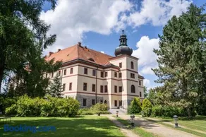Zámek Lnáře - Image 1
