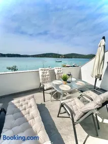 Erna Seaside Apartments Tisno - Image 1