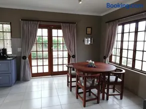 Charming Seaside Cottage - Image 3