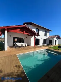 Maison Lumineuse Piscine Chauffée Près De Biarritz - Image 1