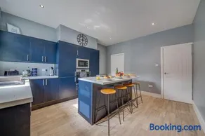 Liquorice Lodge 2 bed & parking - Image 2