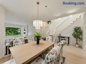 Spacious Modern Quiet l Entire Suite l Close to YVR Airport & Downtown & Restaurants - Image 4