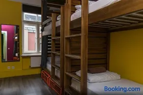 Naughty Squirrel Backpackers Hostel - Image 5