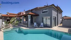 Charming Villa Verde with private pool in Pula, extra POOL HEATING by WiiBuk - Image 1