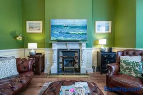 Abbey Lodge, Llandudno - Period Townhouse, 5 bedrooms & bathrooms, with Hot Tub & Private Parking - Image 2