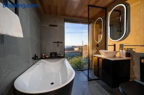 Ocean Breeze Homestays 2 - Image 3