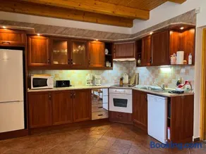 Szőlősgyörök Kun Apartment with 3 bedrooms on 92 in - Image 3