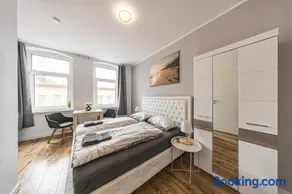 3G LV 5-Zimmer-Apartment HBF - Image 1