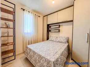 Apê elegante com ar-cond, vaga e ótima localização - Image 2