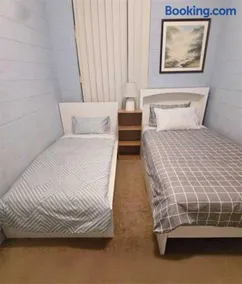 Unit 1 - Kalgoorlie, Victory Heights 114 Moran St - Image 2