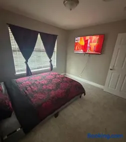 Beautiful home in downtown - Image 3