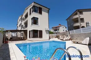 Agradable casa con barbacoa, piscina privada y jardín | Vistas a la naturaleza | Admite mascotas - Image 2