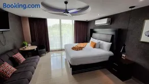 Hotel & Suites Country Valladolid - Image 2
