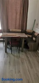 Auto - Image 1