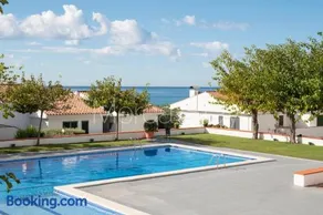 Beautiful studio with pool & sea views - Image 1