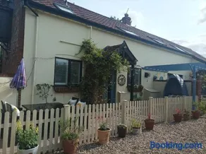Olde Farm Holiday Cottages - Image 2