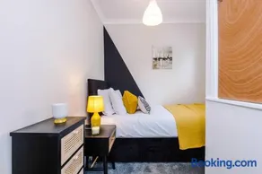 Cheerful 3 bedroom home with parking near Chester - Image 2