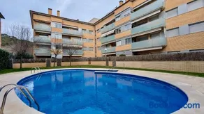 EVH127 Bajo con terraza y piscina comunitaria - Image 1
