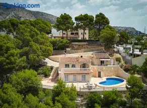 Villa with pool and hot tub on golf course - Image 2