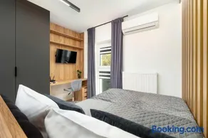Klimatyzowane Studio dla Dwóch Osób Praca Zdalna by Noclegi Renters - Image 1