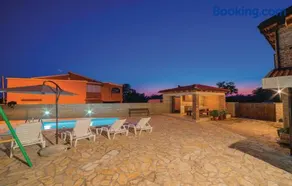 Luxury Villa Maria with Pool - Image 3