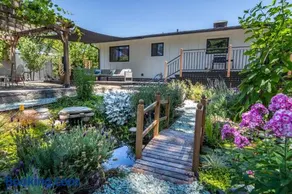 Chic RV Retreat, Stunning Yard in Roseburg - Image 4