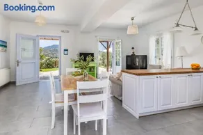 Villa Rodia with swimming pool on Skopelos Island - Image 3